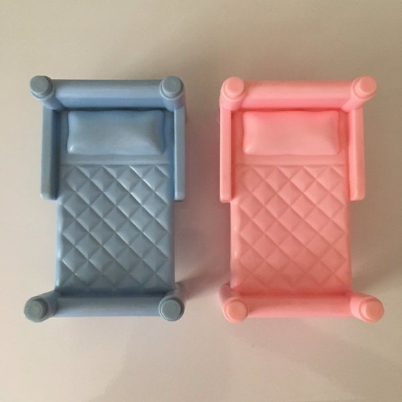 SOLD!!  VTG Playskool Dollhouse Bunkbeds - Picture 8 of 10